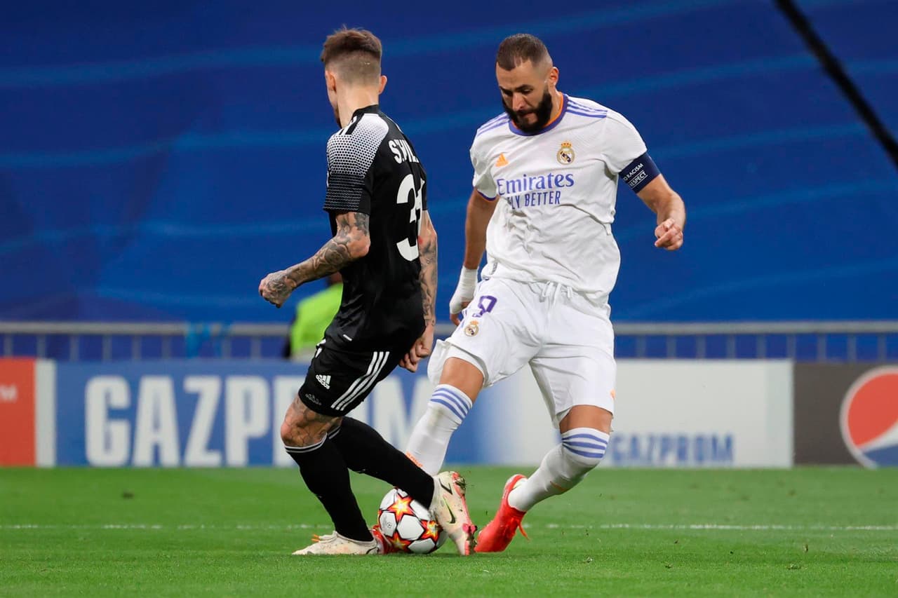Real Madrid cae en casa ante el Sheriff Tiraspol 2-1 en la fase de grupos de la UEFA Champions League. El equipo moldavo abrió con gol de Jasurbek Yakhshiboev al 25’, pero Karim Benzema igualó el marcador tras cobrar un penalti, pero la visita selló su victoria al 89’ con anotación de Sebastién Thill.