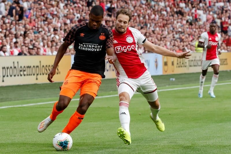 El segundo gol llegó por parte del holandés Daley Blind al minuto 53.