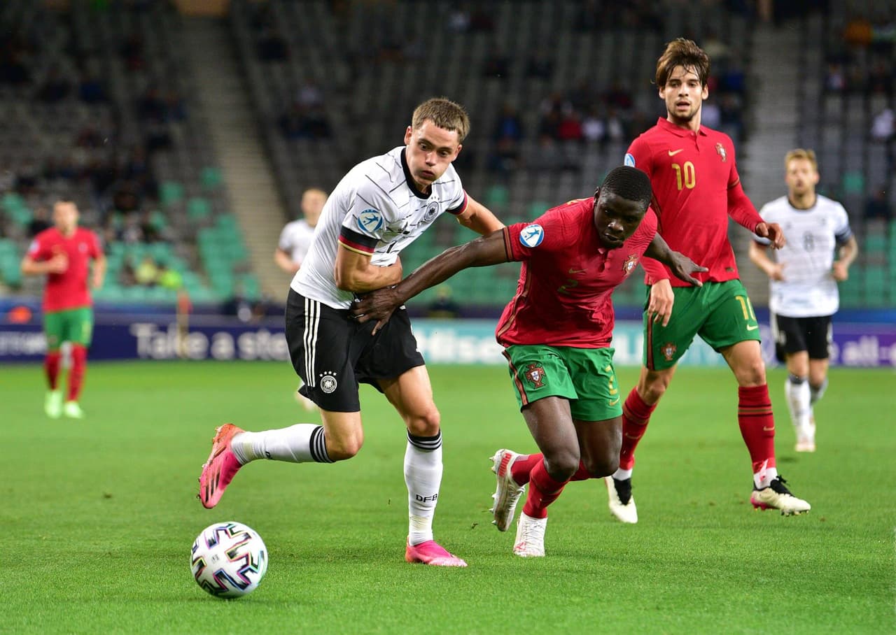 Alemania se corona campeón de la Euro Sub-21 tras derrotar a Portugal 1-0 con el único gol de Lukas Nmecha y se quedan con el título del torneo. Este es el tercer título del equipo teutón en esta categoría.