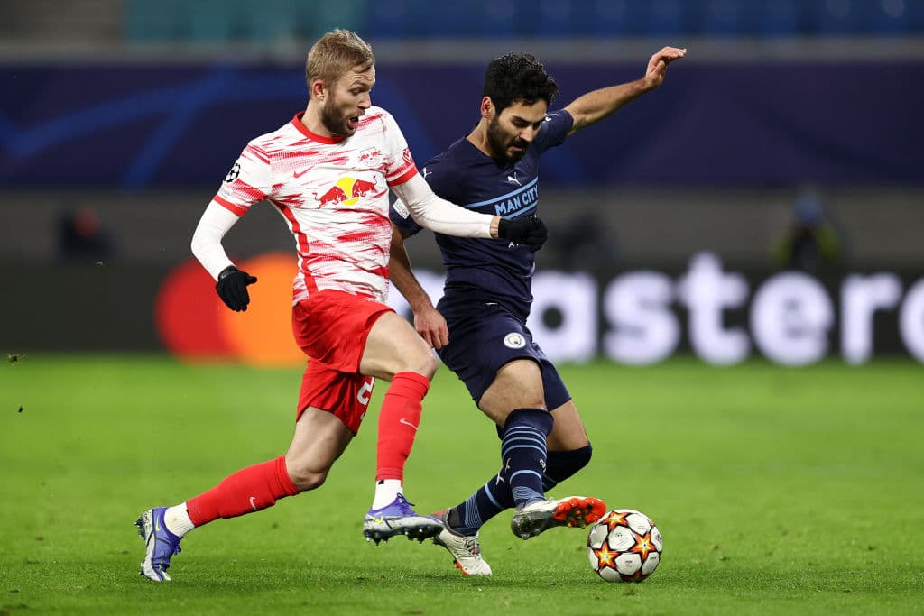 RB Leipzig derrota 2-1 al Manchester City de Pep Guardiola con goles de Dominik Szoboszlai y André Silva, para los 'Cityzens' descontó Riyad Mahrez ya al filo del partido. La escuadra alemana se queda con el tercero de grupo.