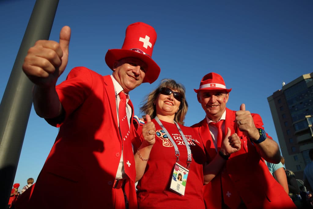 Fanáticos suizos y costarricenses llegaron a abarrotar el estadio Nizhny Novgorod para despedir a sus selecciones en la primera fase. Los ticos se van a casa, los helvéticos a la segunda ronda.