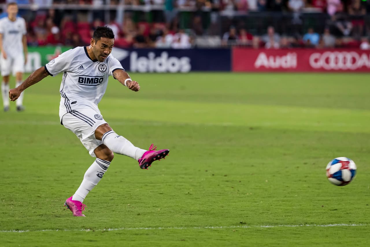 Con goles y asistencias, Marco Fabián fue la pieza clave en la goleada 5-1 y de visita de Philadelphia Union sobre D.C. United que permite al equipo de 'la Ciudad del Amor Fraternal' liderar las posiciones en la Conferencia Este.