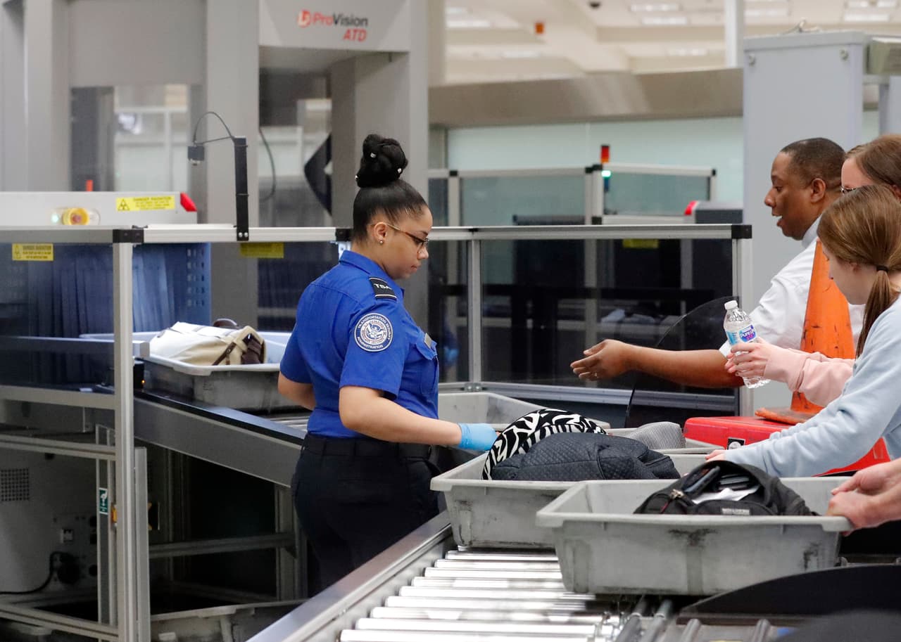 La seguridad ha tenido también un refuerzo en el Aeropuerto Hartsfield-Jackson debido a la gran cantidad de personas que se espera arriben a Atlanta.