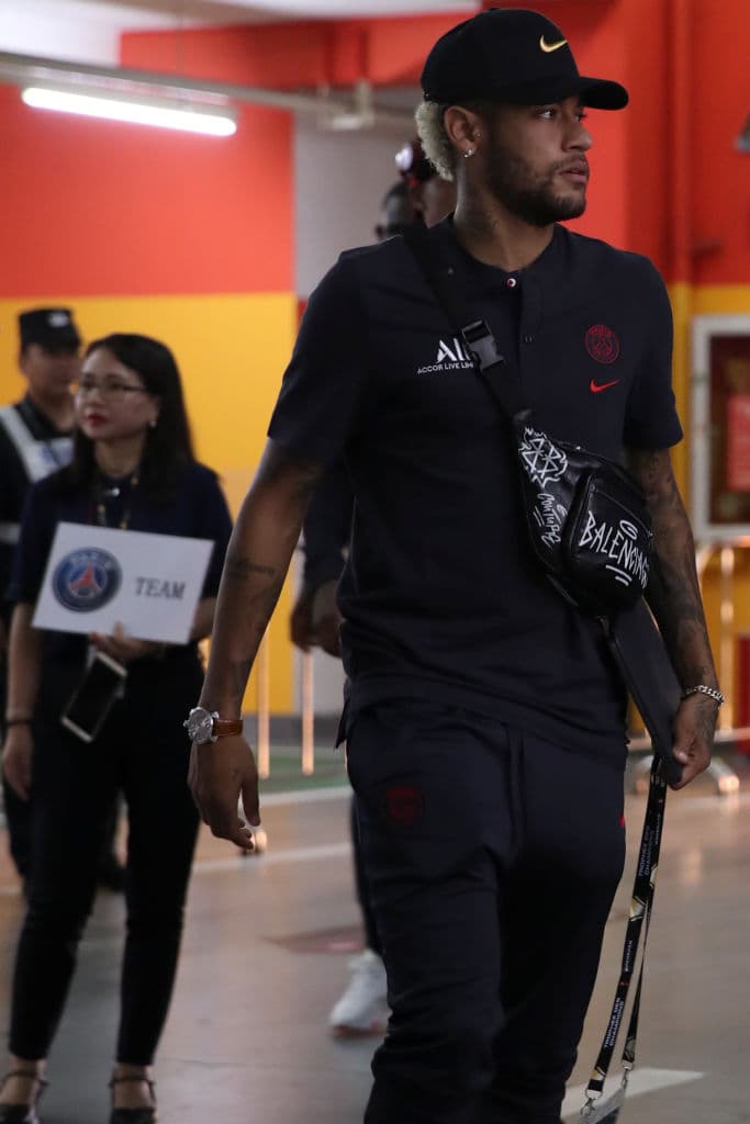 Durante la primera semana de junio 2019, la modelo Najila Trinade Mndes de Souza acusó a Neymar de violación. La presunta víctima formalizó la denuncia en una comisaría de Sao Paulo en la que relató los hechos, de primera instancia el futbolista salió a defenderse afirmando que expondría todo para que la gente entendiera que no ocurrió nada de más.