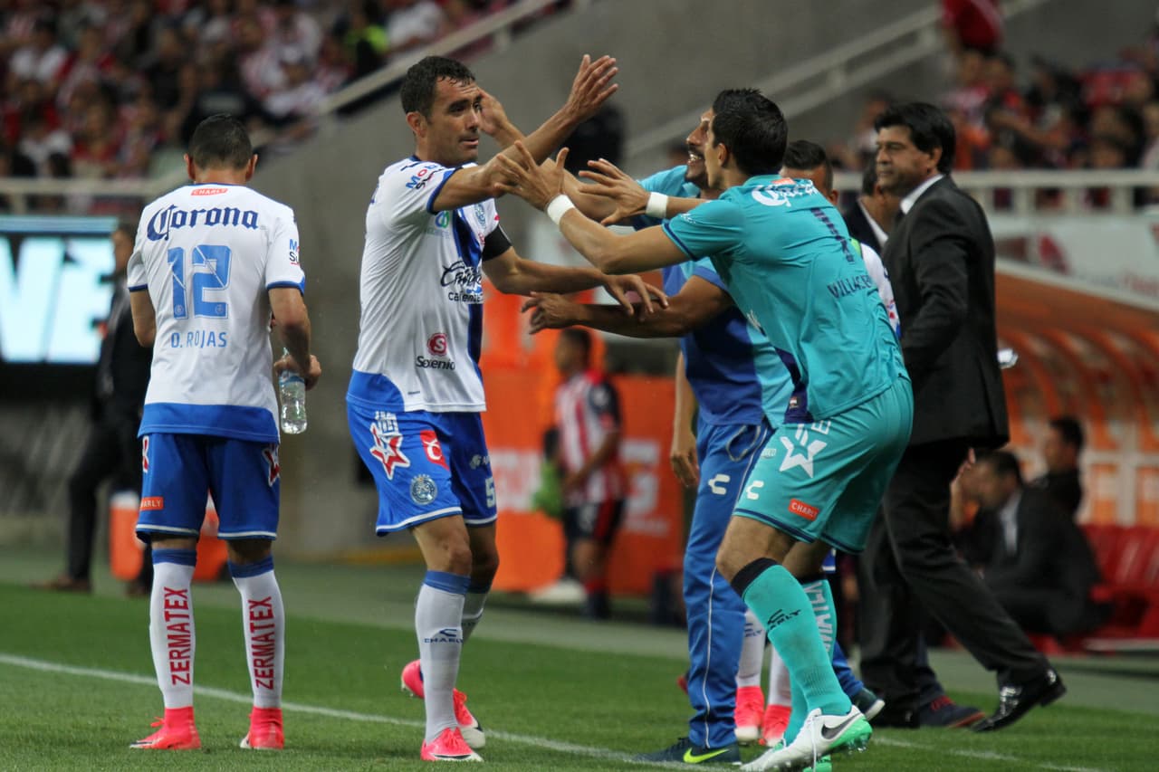 6 minutos después, Édgar Dueñas marcó el segundo para los camoteros rematando de cabeza un tiro de esquina.