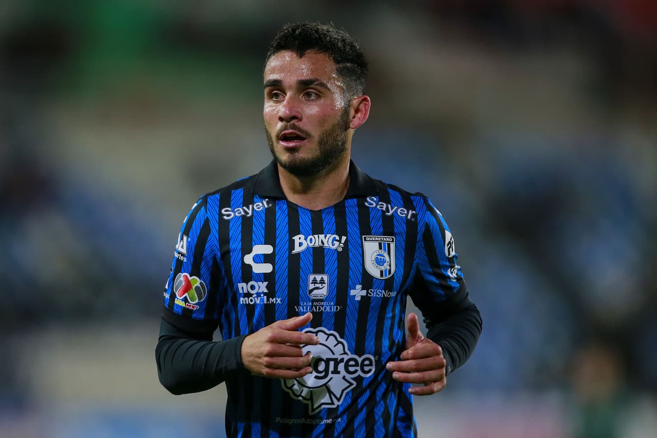 Los Tuzos se fueron con ventaja al descanso tras los tantos de Nicolás Ibáñez y Luis Chávez, pero Ángel Sepúlveda rescató el empate para los Gallos; José Angulo había adelantado a los visitantes.