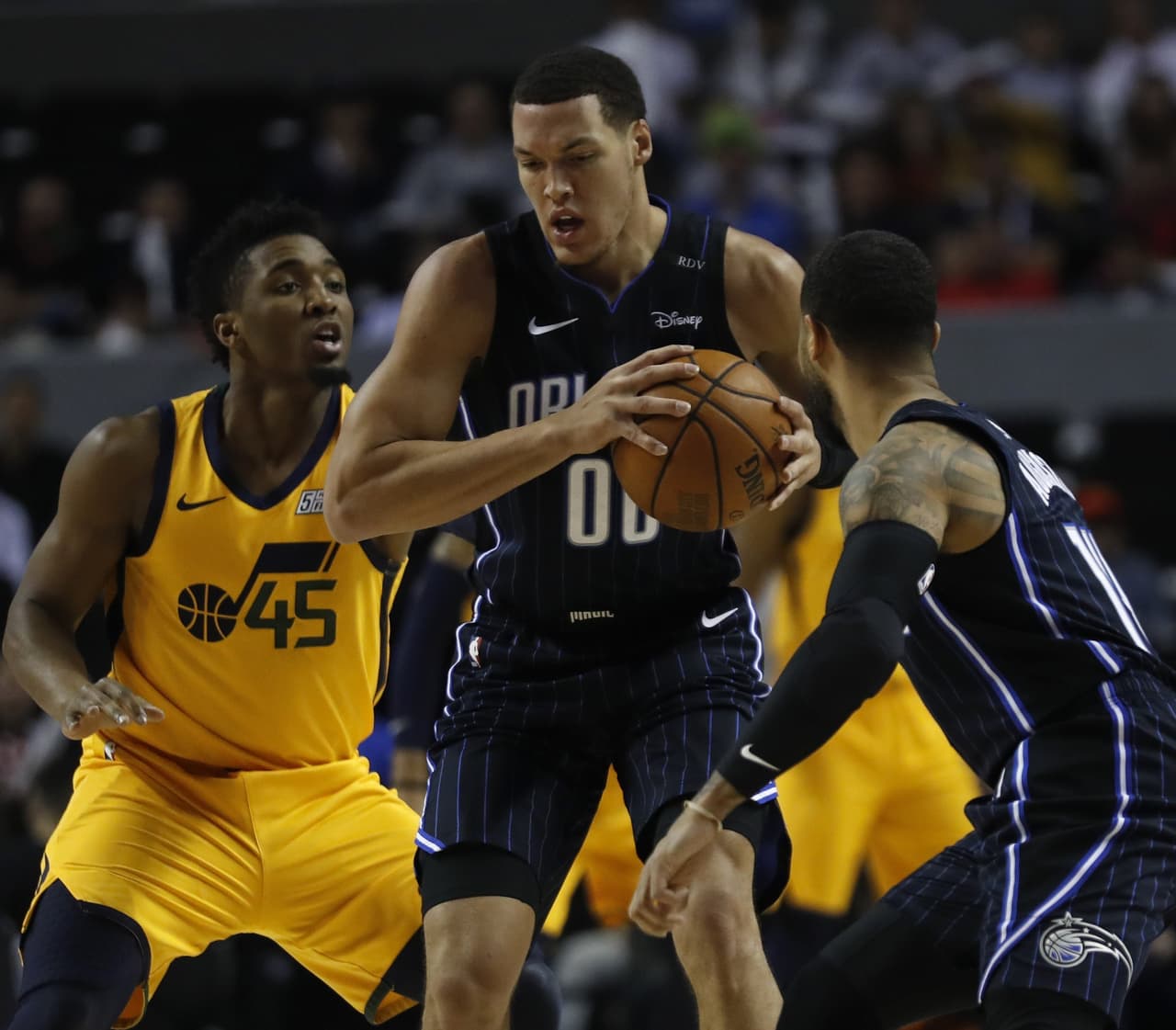 En el segundo cuarto, la defensa de los dos equipos era sólida y por eso la baja cantidad de canastas.