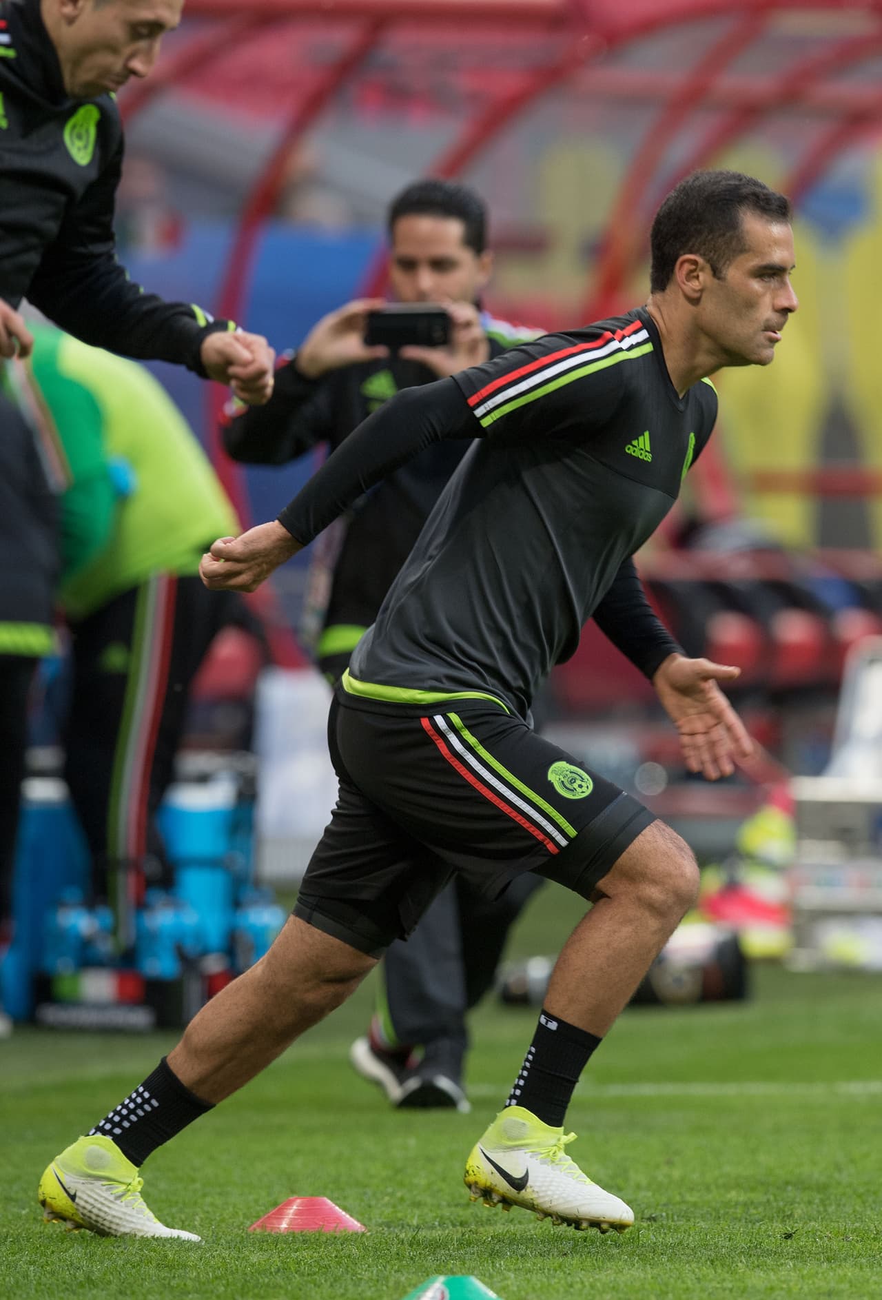 El
<i>Kaizer </i>Rafa Márquez fue uno de los jugadores mexicanos que se robó la atención de los flashes.