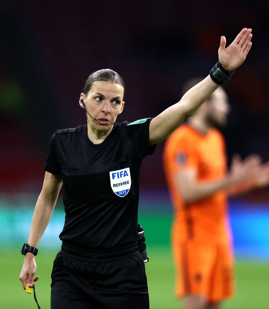 Steven Berghuis marcó a los 32’ el primer tanto del partido y Luuk de Jong (69’) sentenció el resultado. En la siguiente jornada, los neerlandeses visitarán Gibraltar; Letonia, quien aún no suma en la competición, hará lo propio con Turquía.