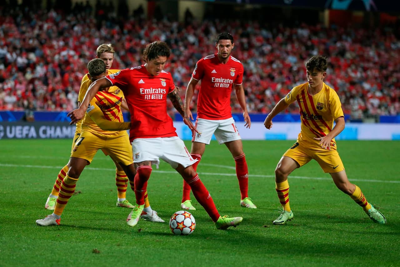 Los de Ronald Koeman no han tenido suerte en esta Champions League. Darwin Nuñez anota doblete (3’, 79’) y Rafa Silva suma otro tanto (69’) para darle la victoria al Benfica sobre Barcelona 3-0 durante la fase de grupos.