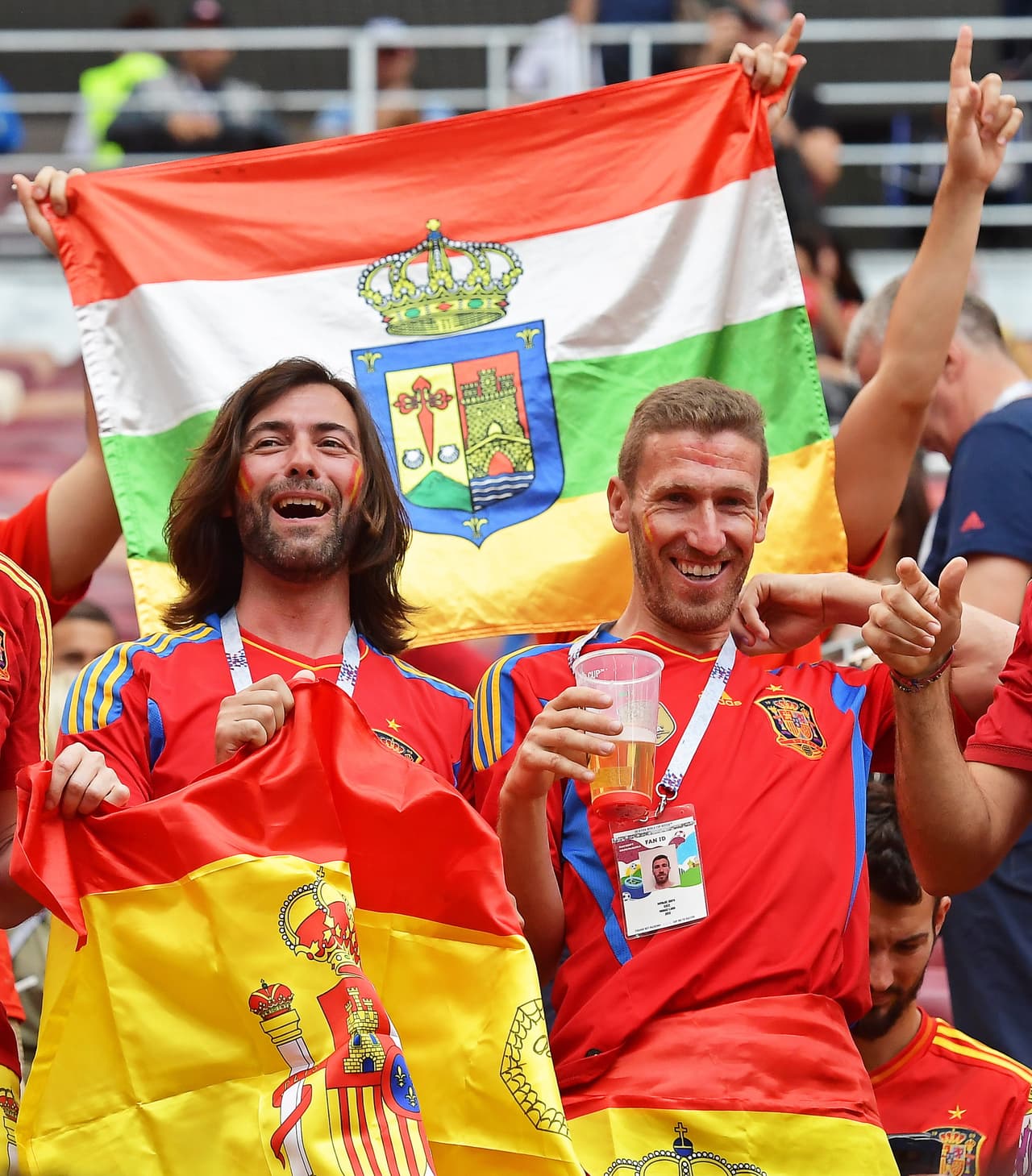 Los fanáticos del duelo entre Rusia y España viven una jornada especial en Moscú y en el estadio de Luzhniki en medio del partido de octavos de final del Mundial de Rusia 2018.