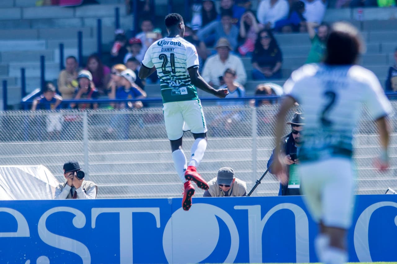 009 Djaniny Tavares - Santos. Aportó 8 puntos en la jornada.