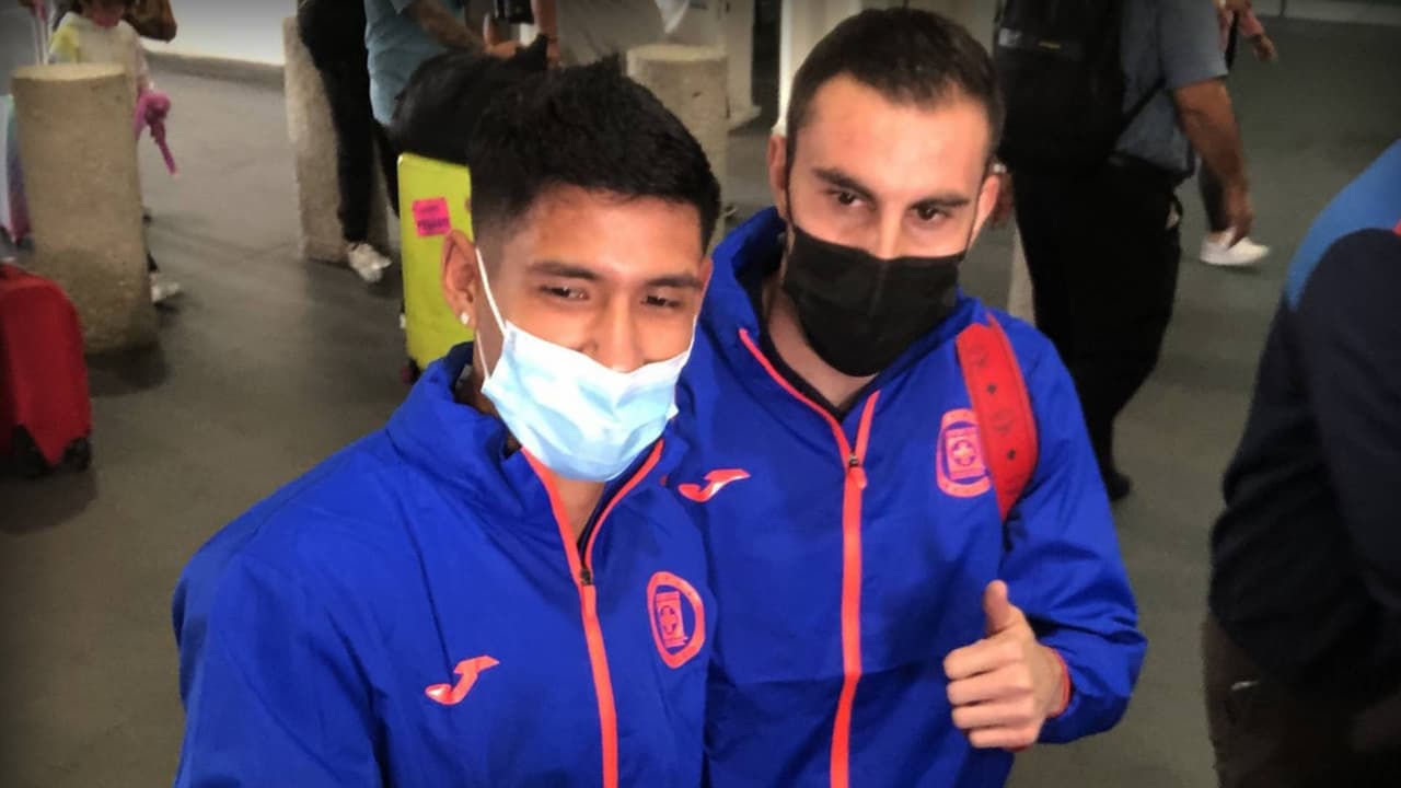 Uriel Antuna y Alejandro Mayorga visten los colores de Cruz Azul