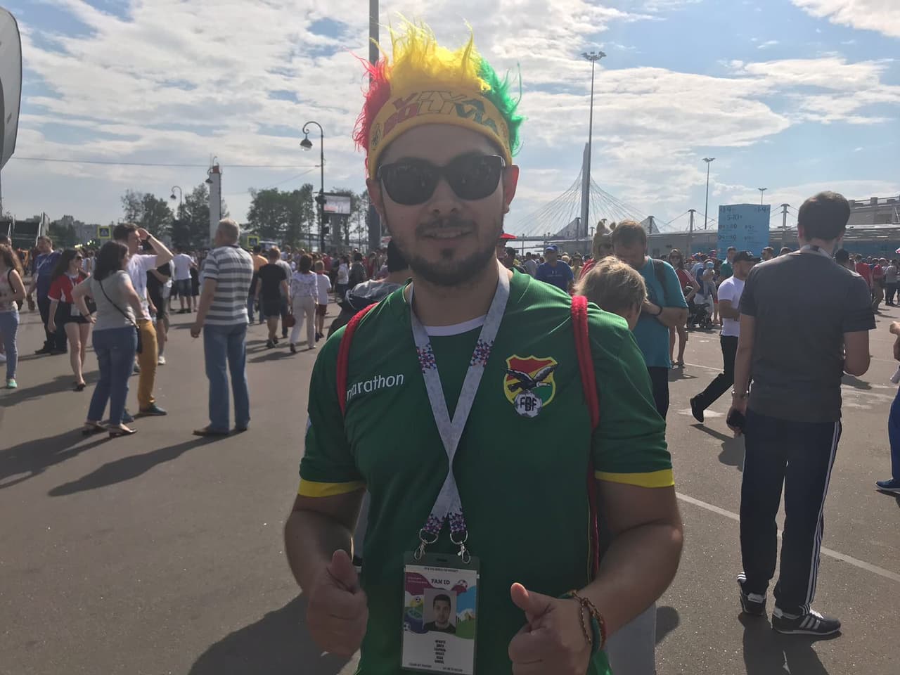 Fanático de Bolivia pone su colorido y alegría en la definición del tercer lugar del Mundial de Rusia 2018 entre Bélgica e Inglaterra en San Petersburgo.