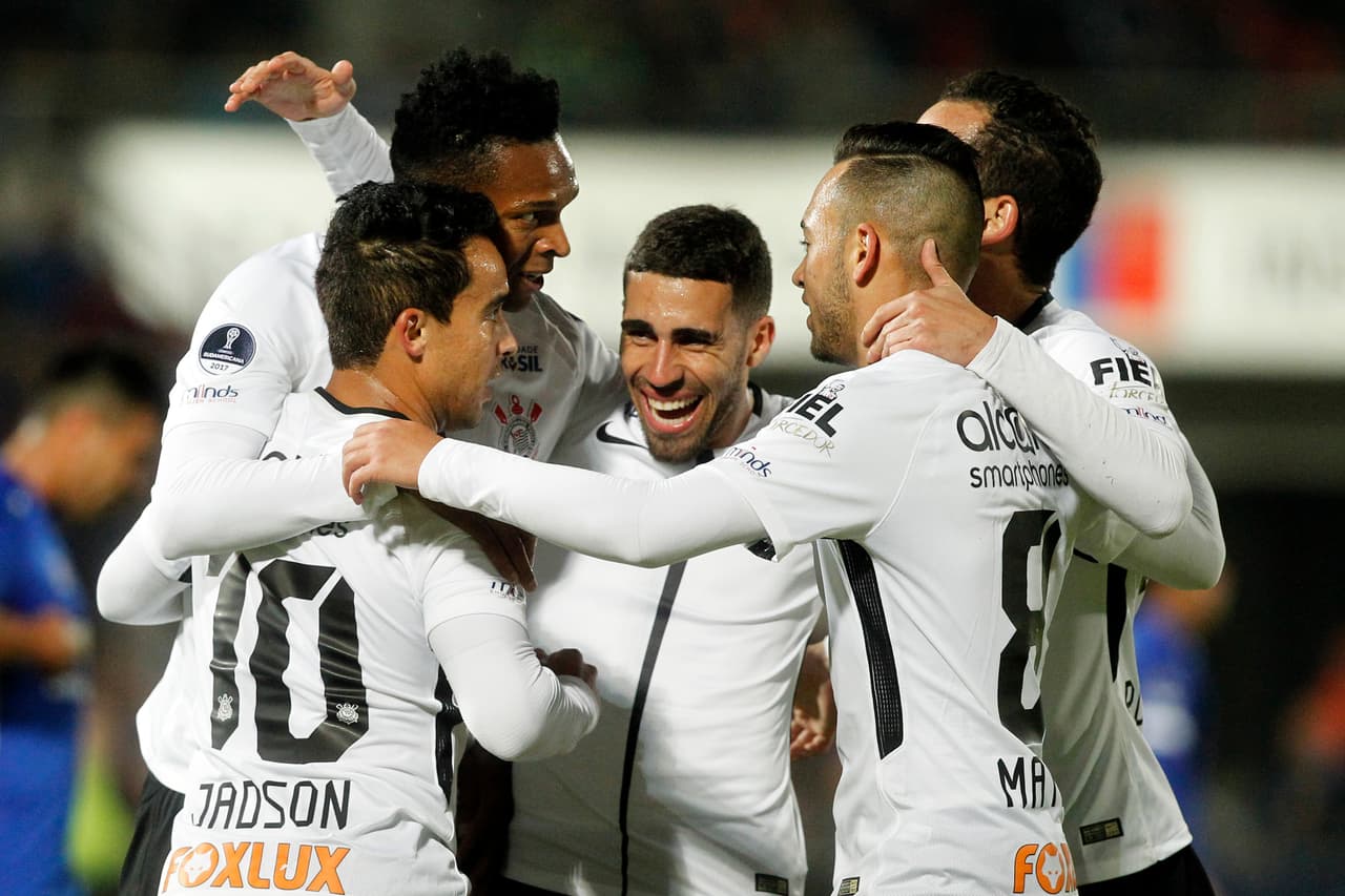 1: Corinthians tiene 11.3 millones en Facebook, 5.1 millones en Twitter, 1.8 millones en Instagram.