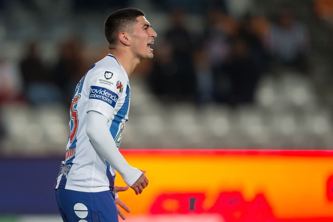 Víctor Guzmán, en el quinto lugar, dice presente con ocho tantos en la Liga MX en los 1340 disputados con Pachuca.