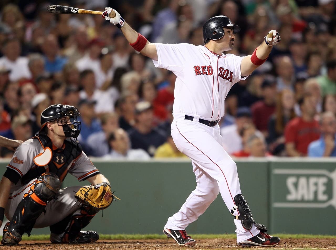 Pero el romance duró poco, una campaña deplorable bajo el mandato del infame Bobby Valentine, derivó en un destazadero, y González terminó siendo canjeado a mitad de 2012 a los Dodgers de Los Ángeles.