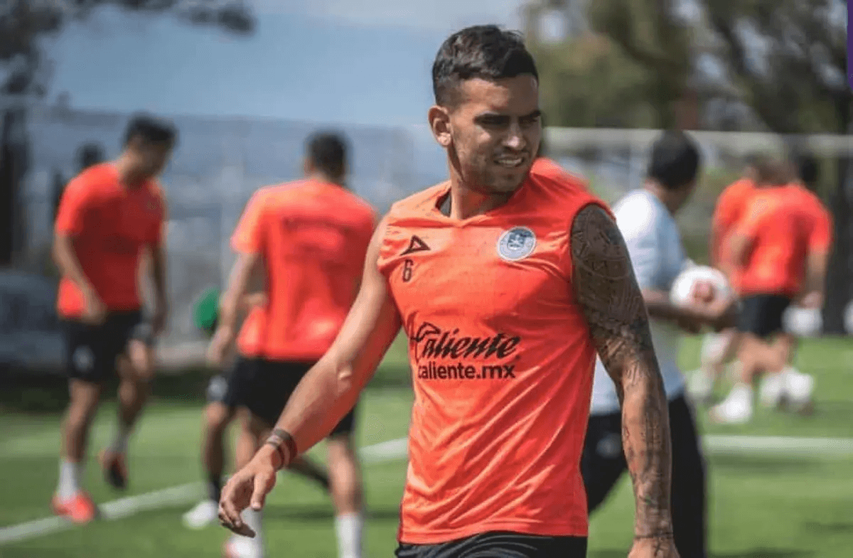 Sebastián Vegas realiza exámenes médicos con Rayados