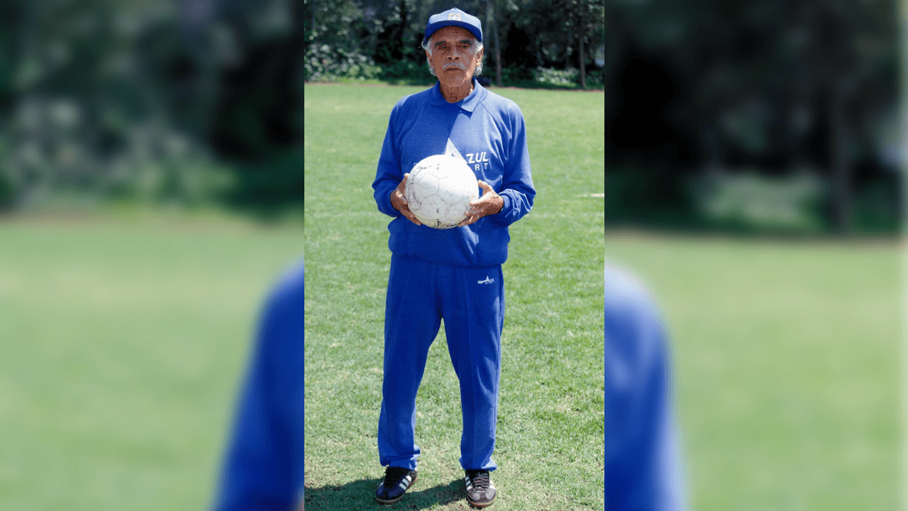 Distribución de títulos como DT: Zacatepec (7 títulos), Marte (1), Toluca (4), Cruz Azul (2), Toluca (1), Atlante (1), Selección Mexicana (1).