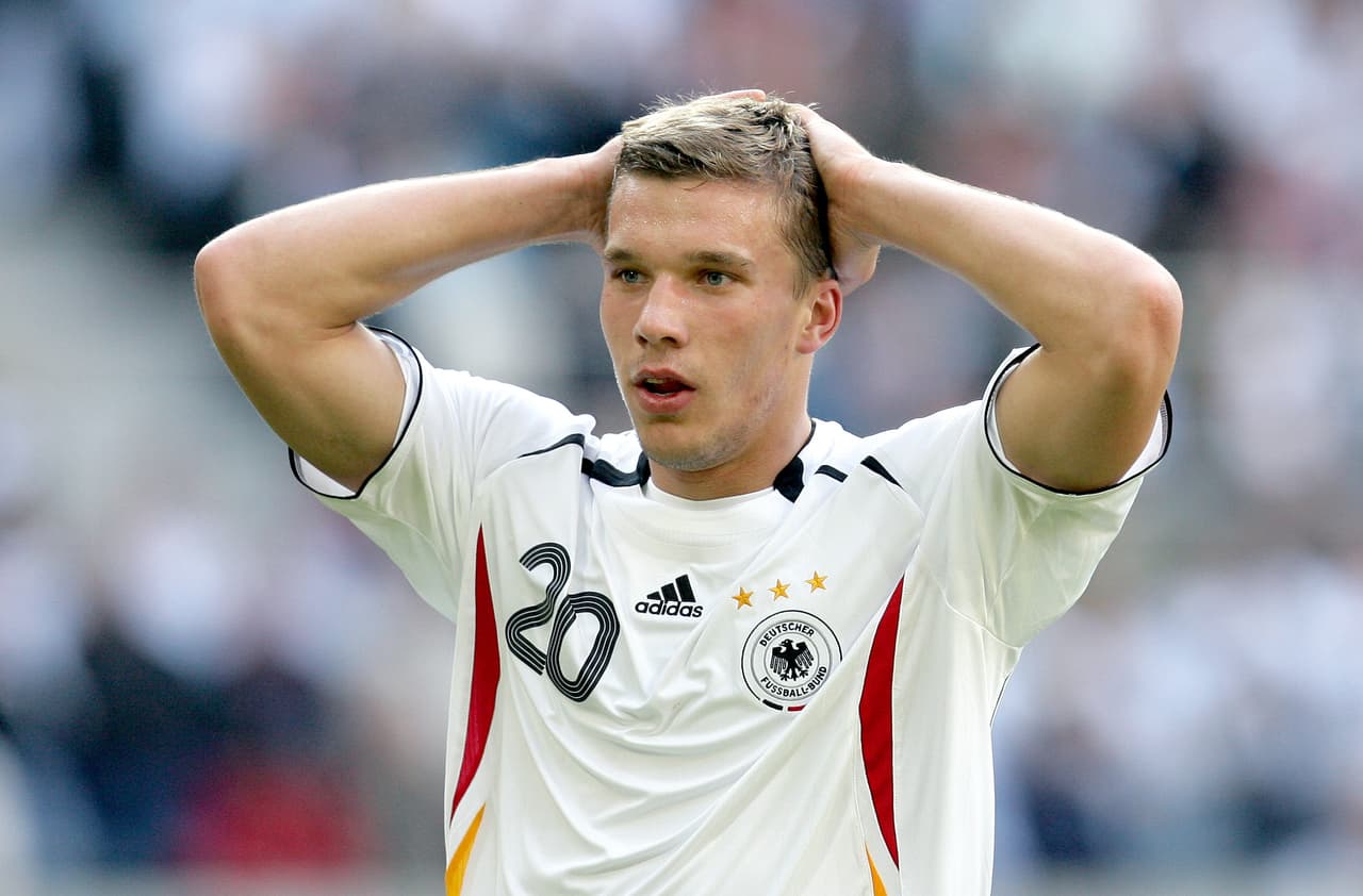 <b>Mitad y mitad</b>
<br>Por lo tanto, de los 250 mil eros, el futbolista y el cocinero se quedaron con 125 mil euros cada uno, pero de haber confiado en el público se habrían ganado 500 mil euros, 250 mil euros para cada uno.