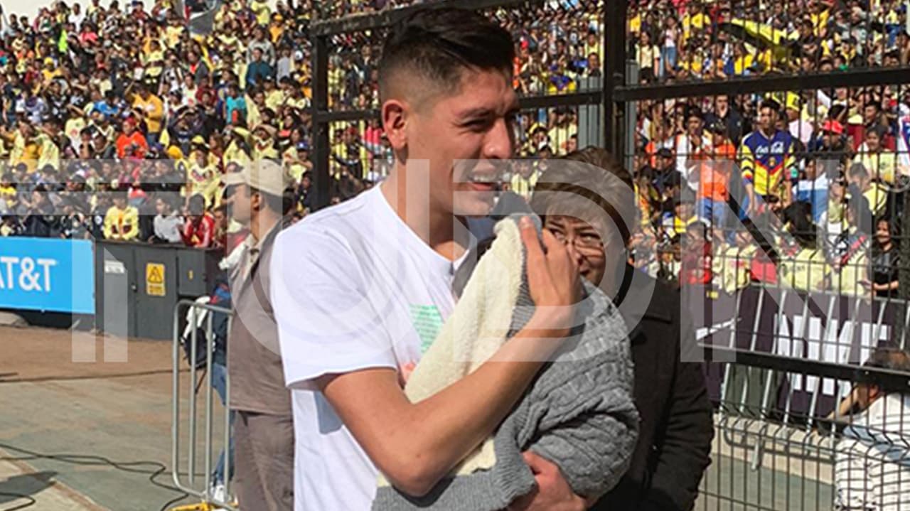 Americanista de hueso colorado: Edson Álvarez y su hija están en el Azteca