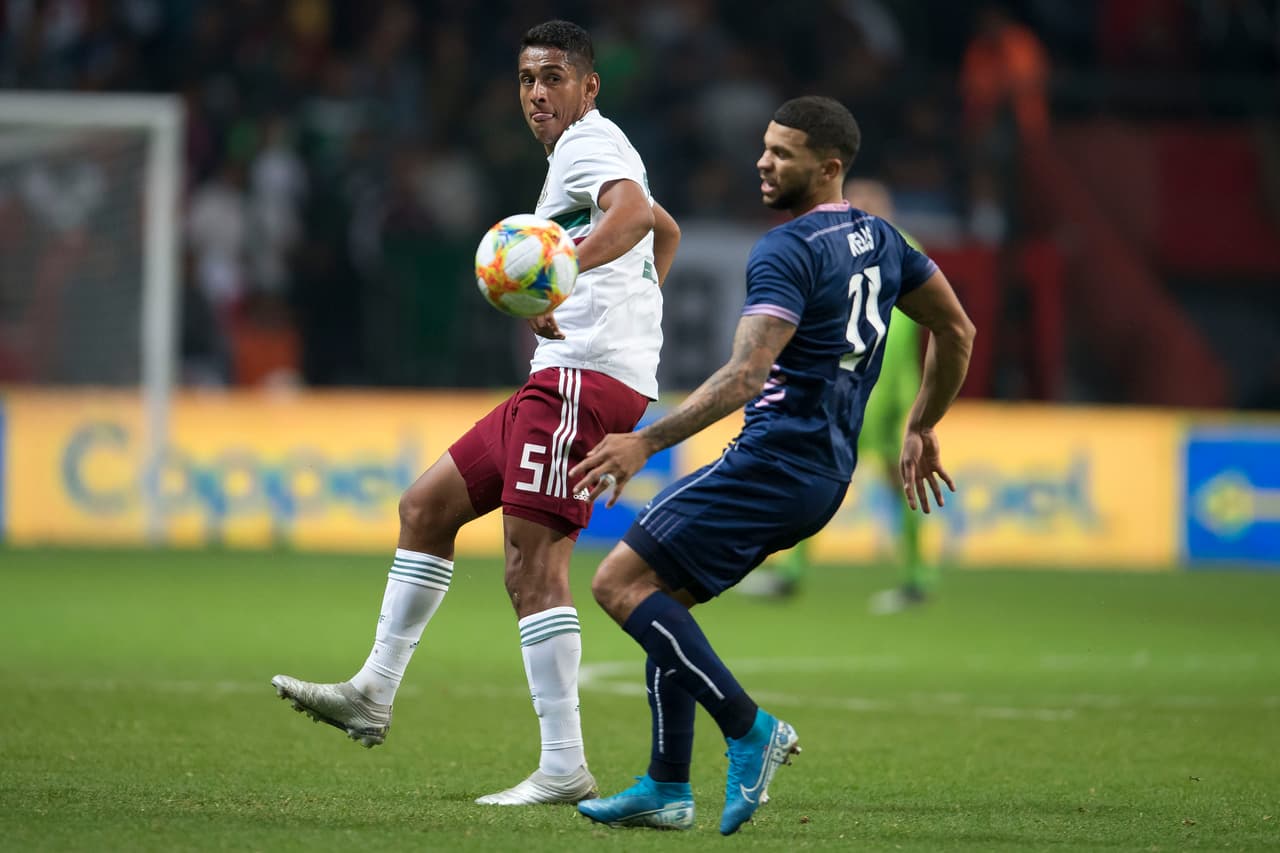 Luis Romo va rumbo al hospital para presentar exámenes médicos