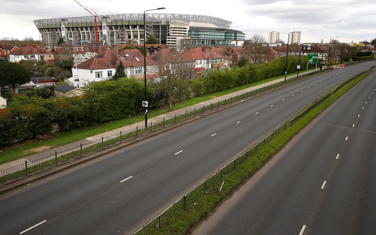 El Estadio de Twickenham es un estadio de rugby. Debido a la pandemia no hay una sola persona en las calles o en las inmediaciones del inmueble.