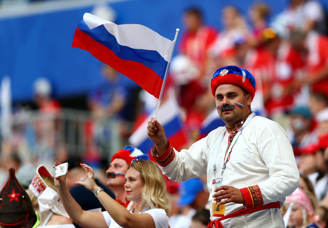 Rusos y uruguayos vivieron con gran emoción la previa y el partido del grupo A entre sus países en el Samara Arena. Aunque los locales fueron más en número, los sudamericanos no se quedaron atrás.