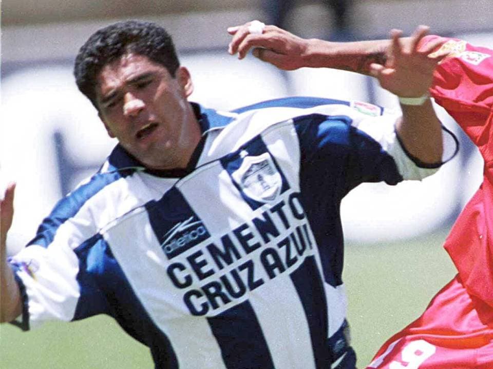Pedro Pineda pintaba para mucho, y aunque es uno de los goleadores del futbol mexicano con más de 100 tantos, está varios escalones debajo del Cuau.