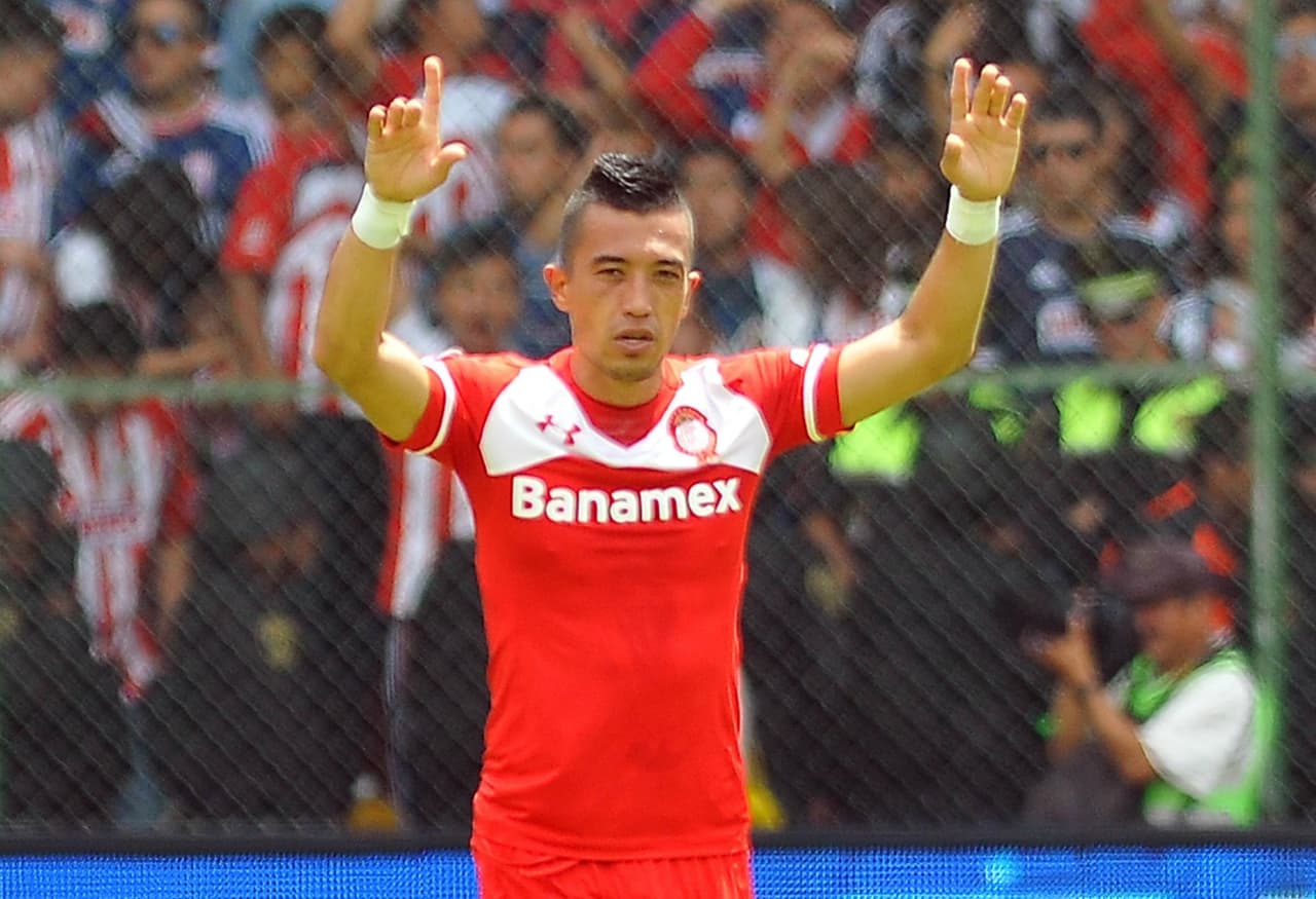 Fernando Uribe fue una pesadilla para el Pachuca, el delantero sudamericano se despachó con un póker de goles ante los Tuzos. Con buenos remates y tiros con dirección ayudó a que los Diablos dieran una voltereta de locos.