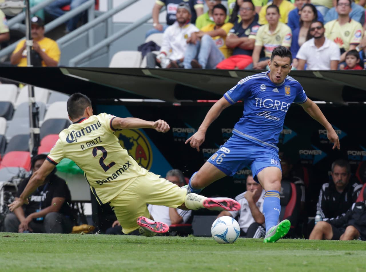 Jorge Torres Nilo, el lateral de Tigres fue una constante salida para los felinos en su duelo ante el América. Los universitarios sacaron una importante victoria de visitante ante los azulcremas quienes vieron cortada su buena racha.