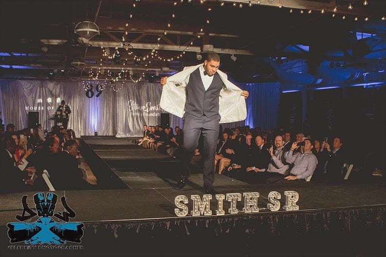 Carl Davis, ala defensiva.