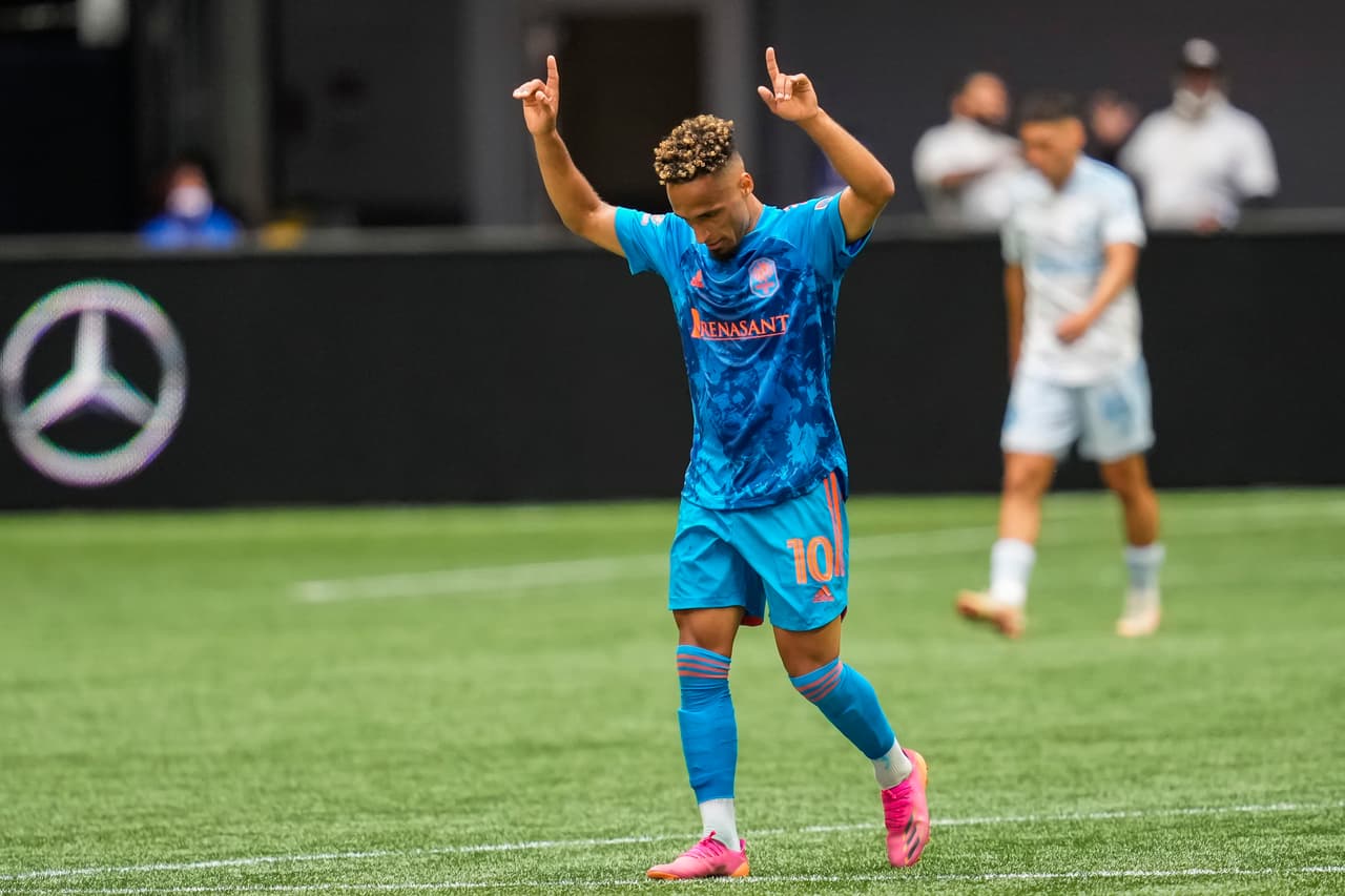 De 2-0 a 2-2... Nashville SC rescató un empate de última hora ante Atlanta United FC gracias a los goles de Hany Mukhtar.
<br>