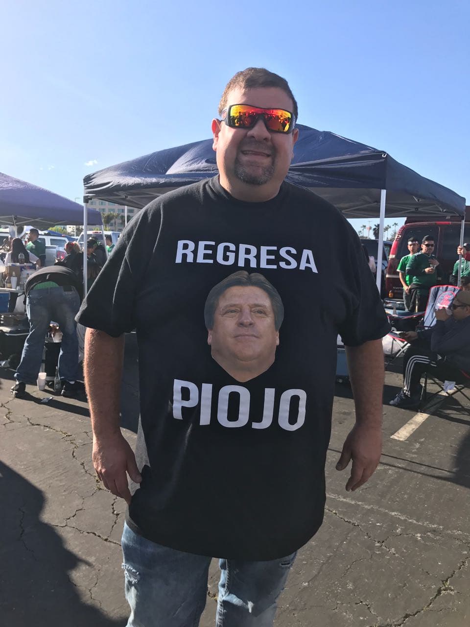 La fiesta y color de los fanáticos mexicanos prendió el ánimo para el partido del 'Tri' en el Levi's Stadium contra Islandia como preparación para el Mundial de Rusia 2018.