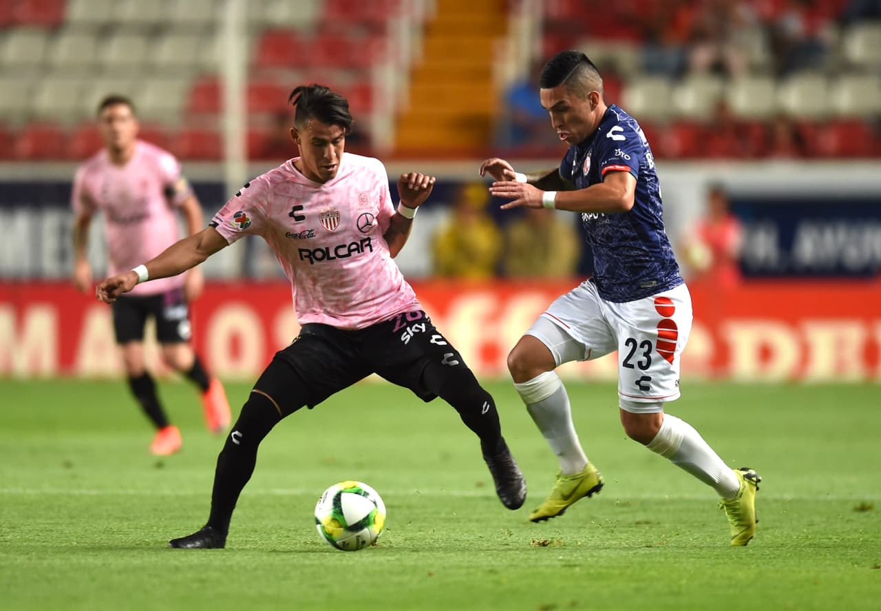 Al descanso el resultado no representaba lo mostrado por ambos equipos ya que los locales habían hecho lo justo para llevar más goles en la pizarra.