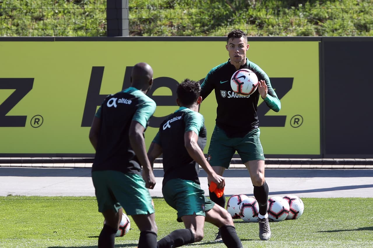 Cristiano Ronaldo vivió su reencuentro con Portugal tras Rusia 2018, en un entrenamiento ahora con miras a la Eurocopa, previo al primer duelo de eliminatorias contra Ucrania por el grupo B.