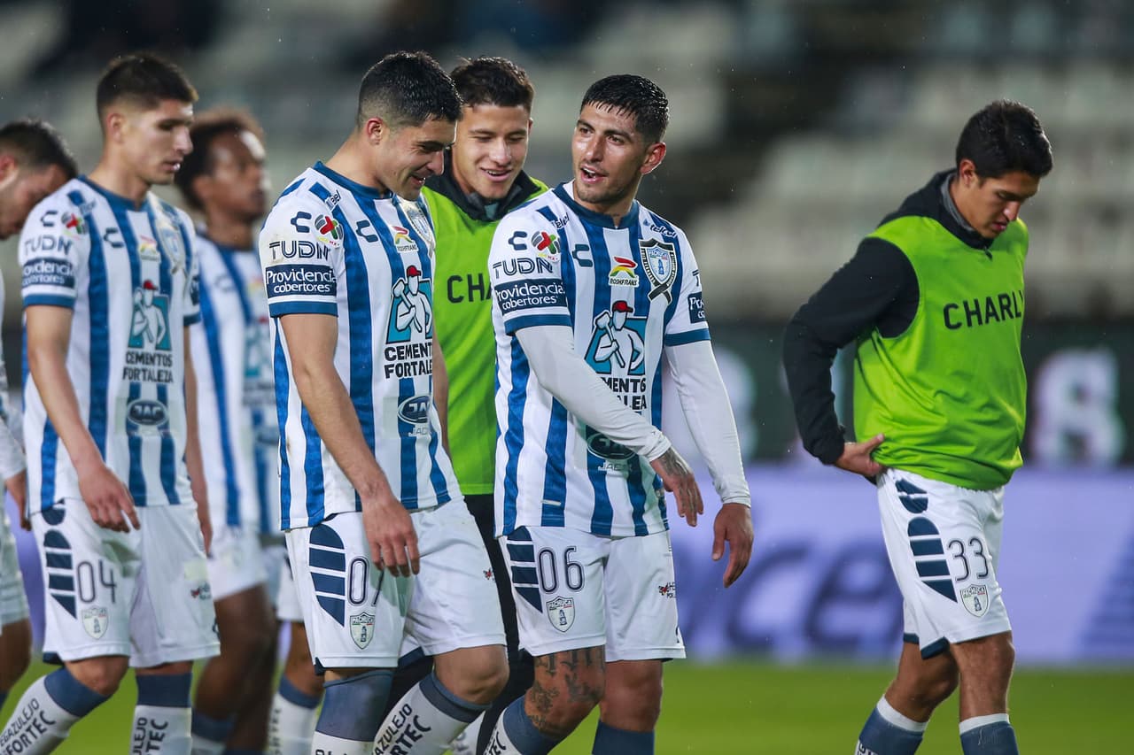 Los Tuzos se fueron con ventaja al descanso tras los tantos de Nicolás Ibáñez y Luis Chávez, pero Ángel Sepúlveda rescató el empate para los Gallos; José Angulo había adelantado a los visitantes.