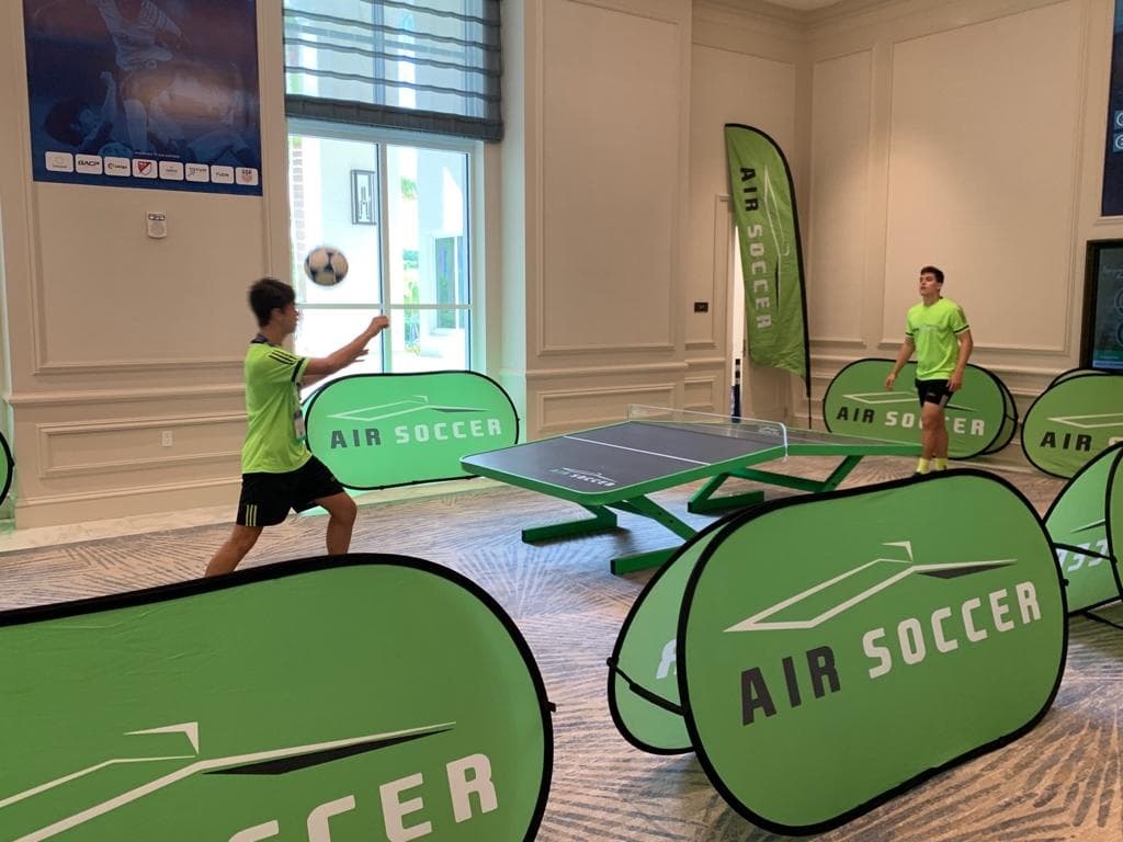 La relación entre las campañas pensando en el deporte a futuro siguen siendo una gran alternativa para esta importante industria a nviel mundial.