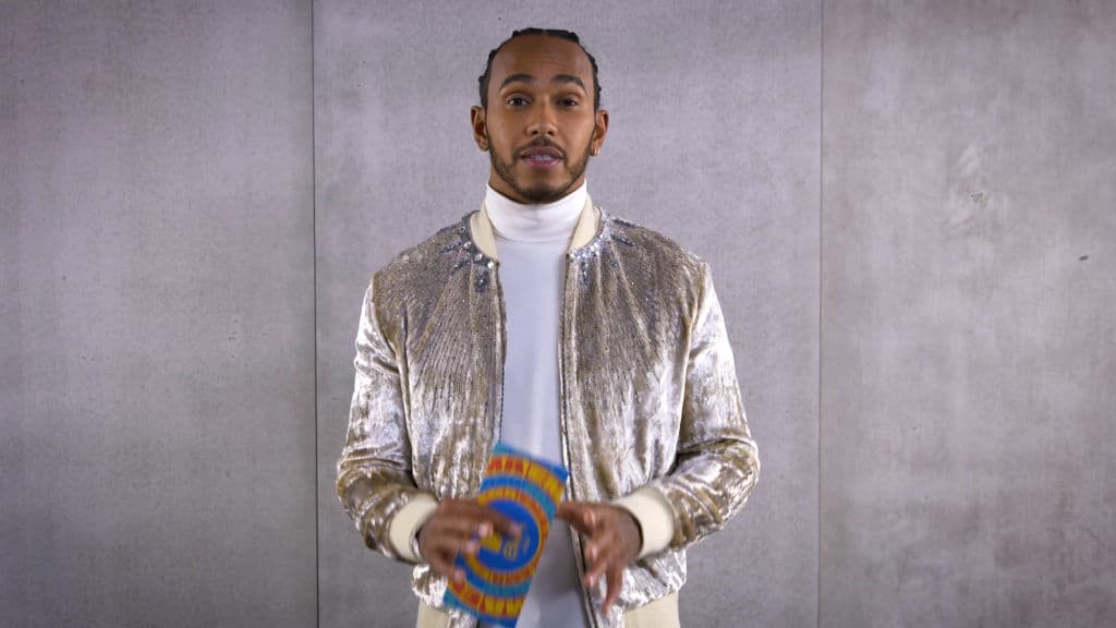 Lewis Hamilton, campeón de la Formula 1, fue presentador durante la premiación.