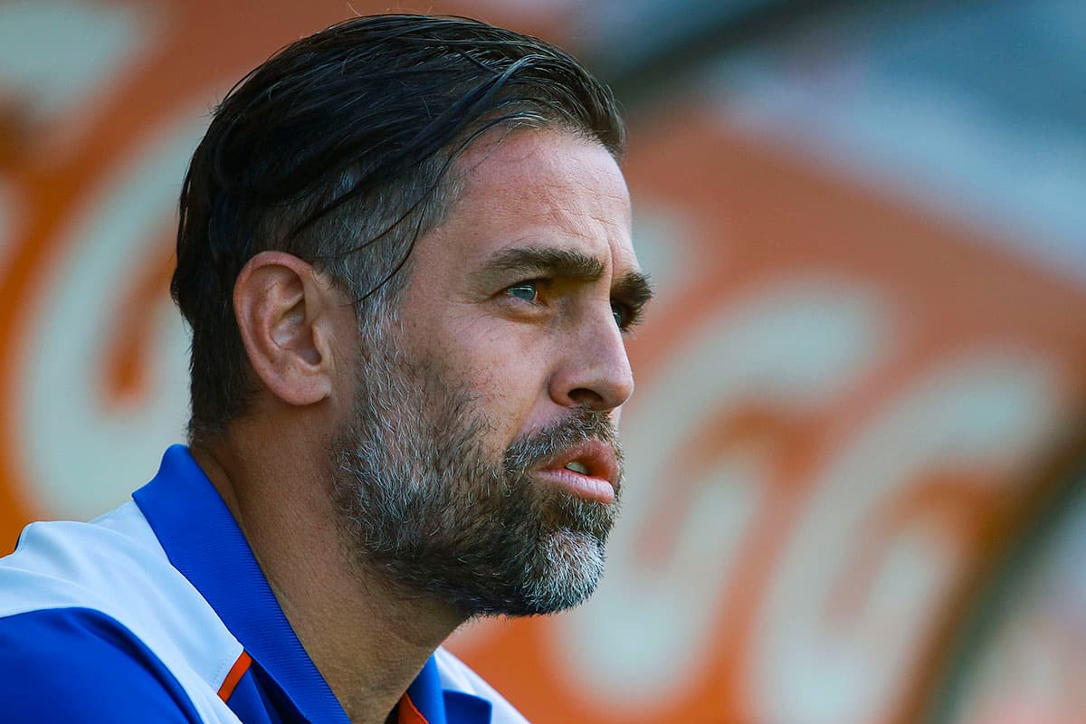 Desde el banquillo, el entrenador José Castro fue el artífice del triunfo para la Máquina.