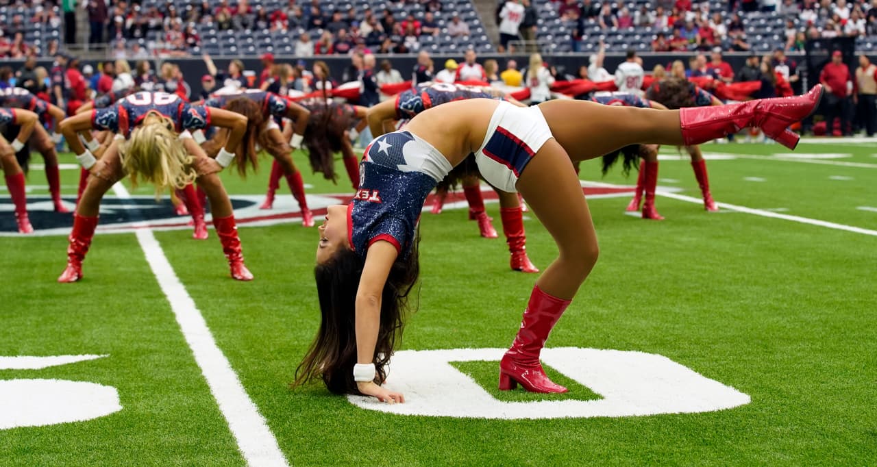 Disfruta de las mejores imágenes de las porristas en la Semana 11 de la NFL.