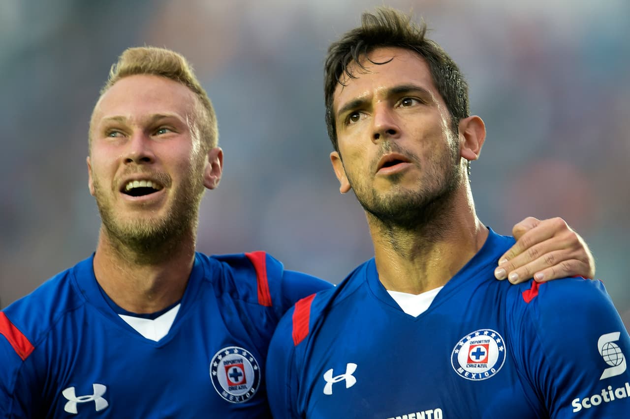 <b>Lujuria: </b>la idea de que fichar un sinnúmero de refuerzos de relumbrón traerá títulos ha debilitado a los equipos celestes. ¿Cuántos 'Alemaos' han pasado por La Noria sin pena ni gloria?