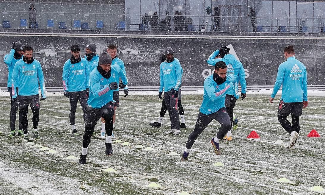 Fuertes nevadas ponen en jaque partidos del Real Madrid y Atlético
