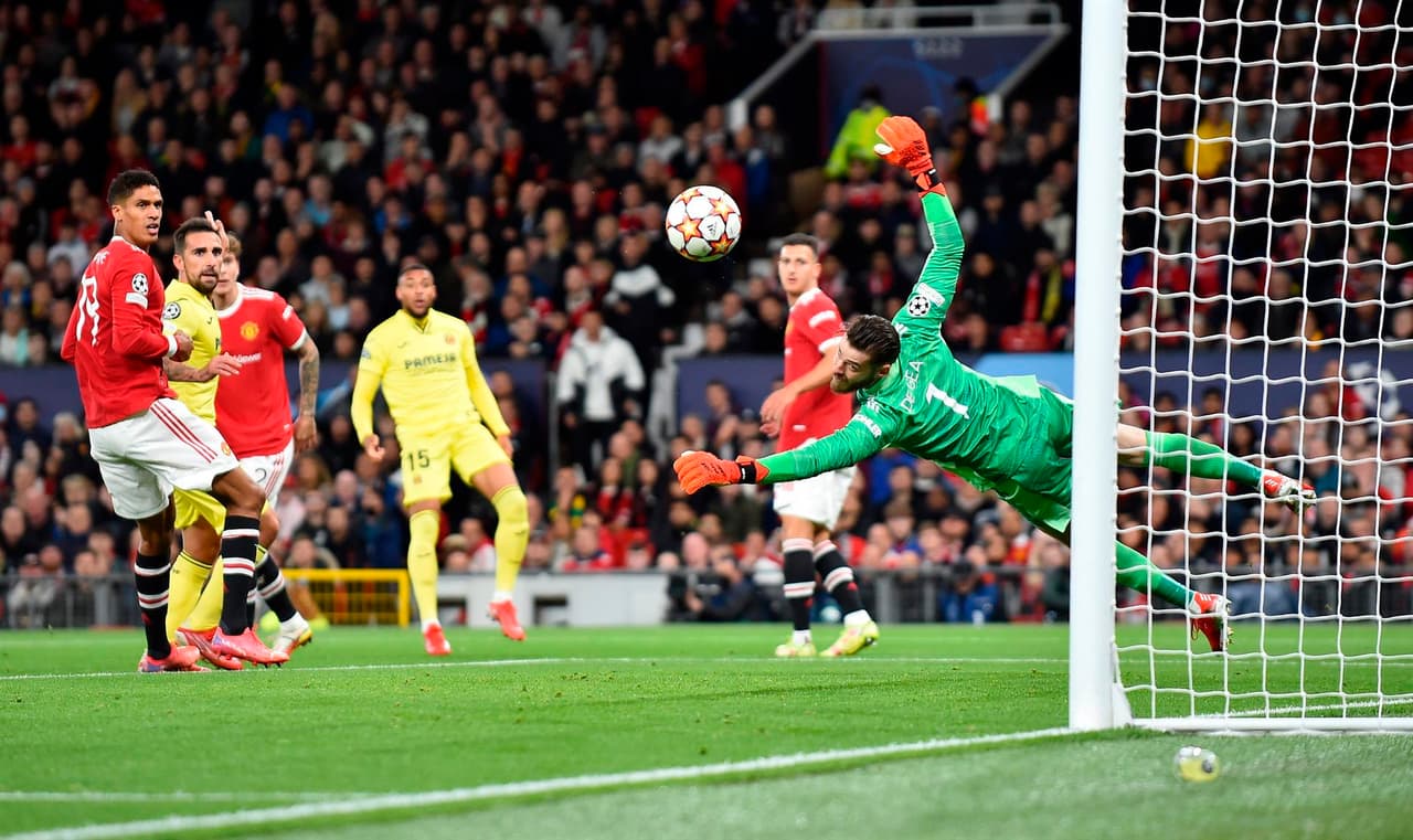 Manchester United se impone al Villarreal 2-1 en la fase de grupos en la UEFA Champions League. Paco Alcácer inauguró marcardor al 53’, sin embargo Alex Telles de los ‘Red Devils’ logra igualar el marcador al 60’ del encuentro, pero Cristiano Ronaldo apareció para darle el triunfo a la escuadra inglesa.