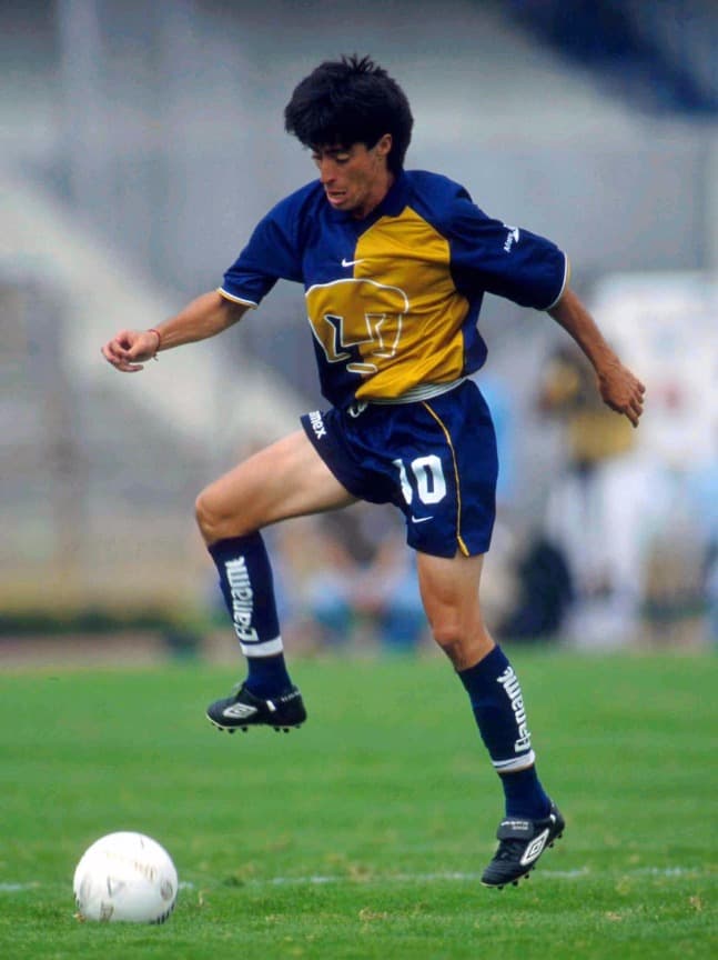 Martín Gálvez: Sus únicos dos clubes en México fueron Cruz Azul y Pumas. Llegó para la Máquina en la temporada 1986-1987. Para los universitarios permaneció una campaña (1988-1989).