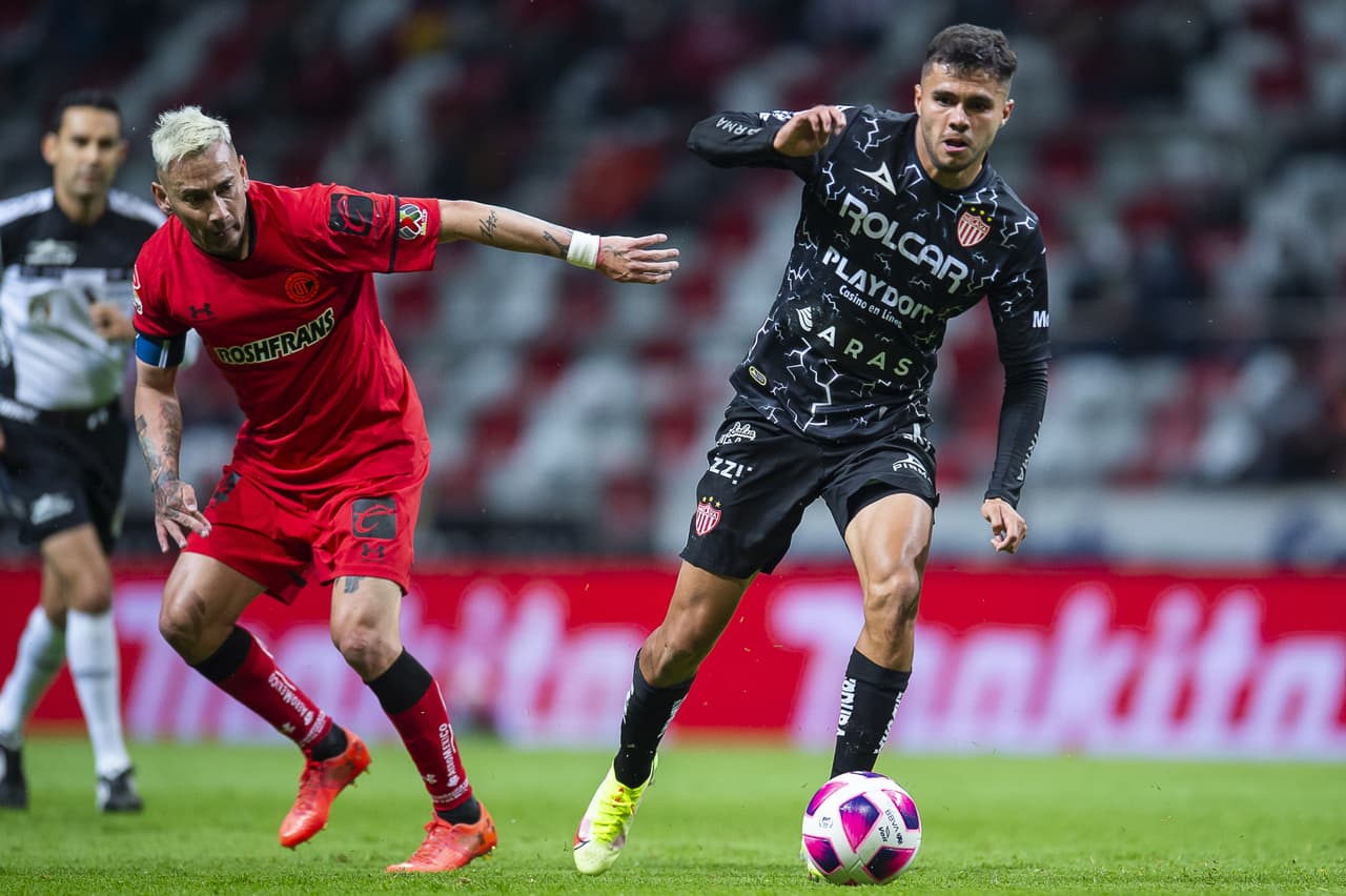 Alex Zendejas adelantó a Necaxa al minuto 52 y Toluca no se trada en reaccionar y empatan el encuentro al minuto 56.