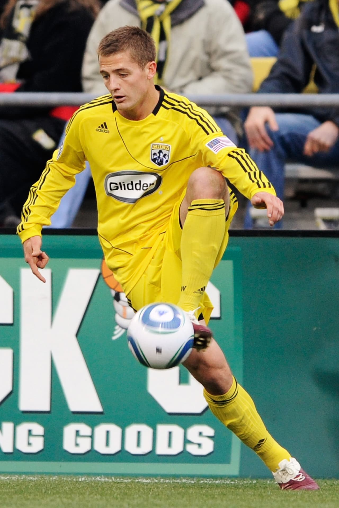 Debutó en el 2007 con el Columbus Crew y ha sido seleccionado estadounidense.