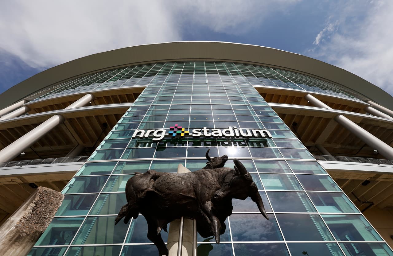 El NRG Stadium está en la ciudad de Houston, Texas, es la sede de los Houston Texans de la NFL y Houston Cougars de la NCAA.