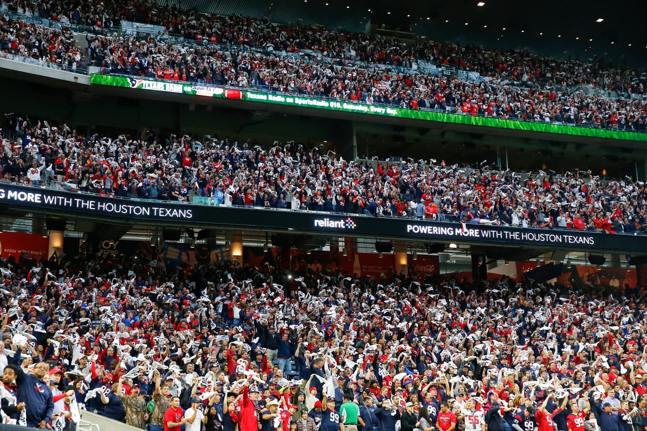 El NRG Stadium fue inaugurado el 24 de agosto de 2002, tiene capacidad para 80,000 fanáticos.