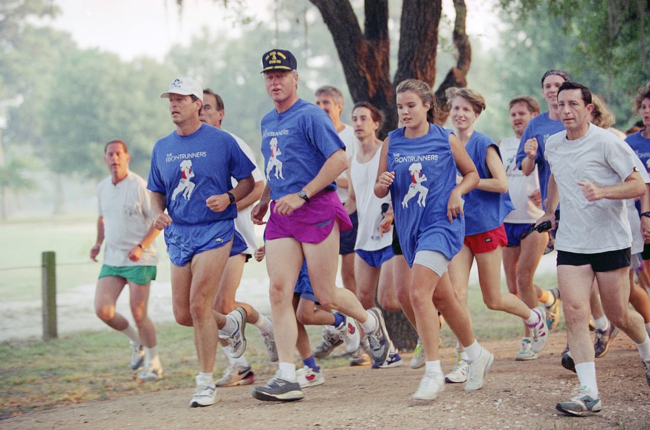 Sus principales atractivos turísticos son: El Theater District es una zona donde se encuentra el complejo de entretenimiento Bayou Place con parques, cines, plazas y restaurantes. Houston cuenta con 337 parques, destaca el Hermann Park. También el Centro Espacial Lyndon B. Johnson de la NASA.